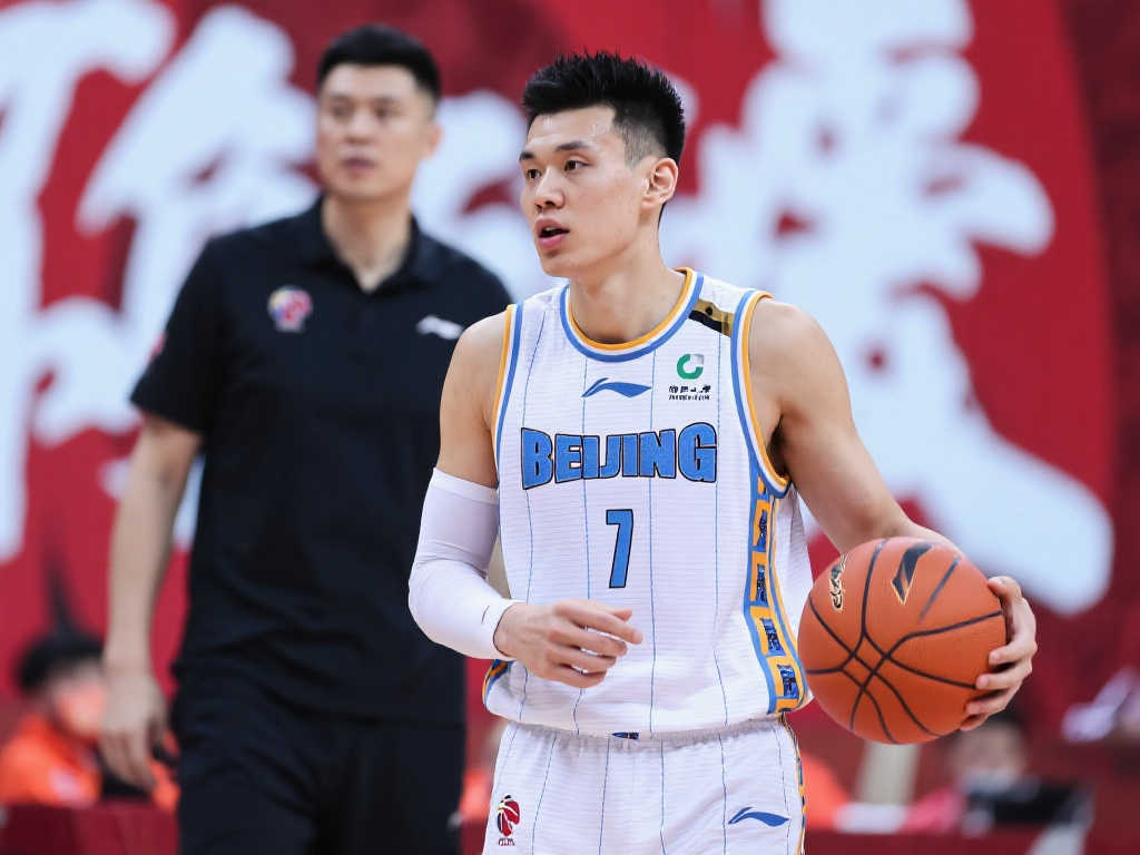 拜仁官宣:穆西亚拉迈出复出关键一步,恢复跑步训练 拜仁官宣:穆西亚拉迈出复出关键一步,恢复跑步训练